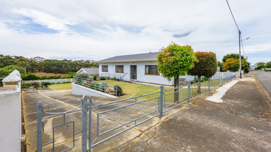 4 Bedroom Property for Sale in Bredasdorp Western Cape